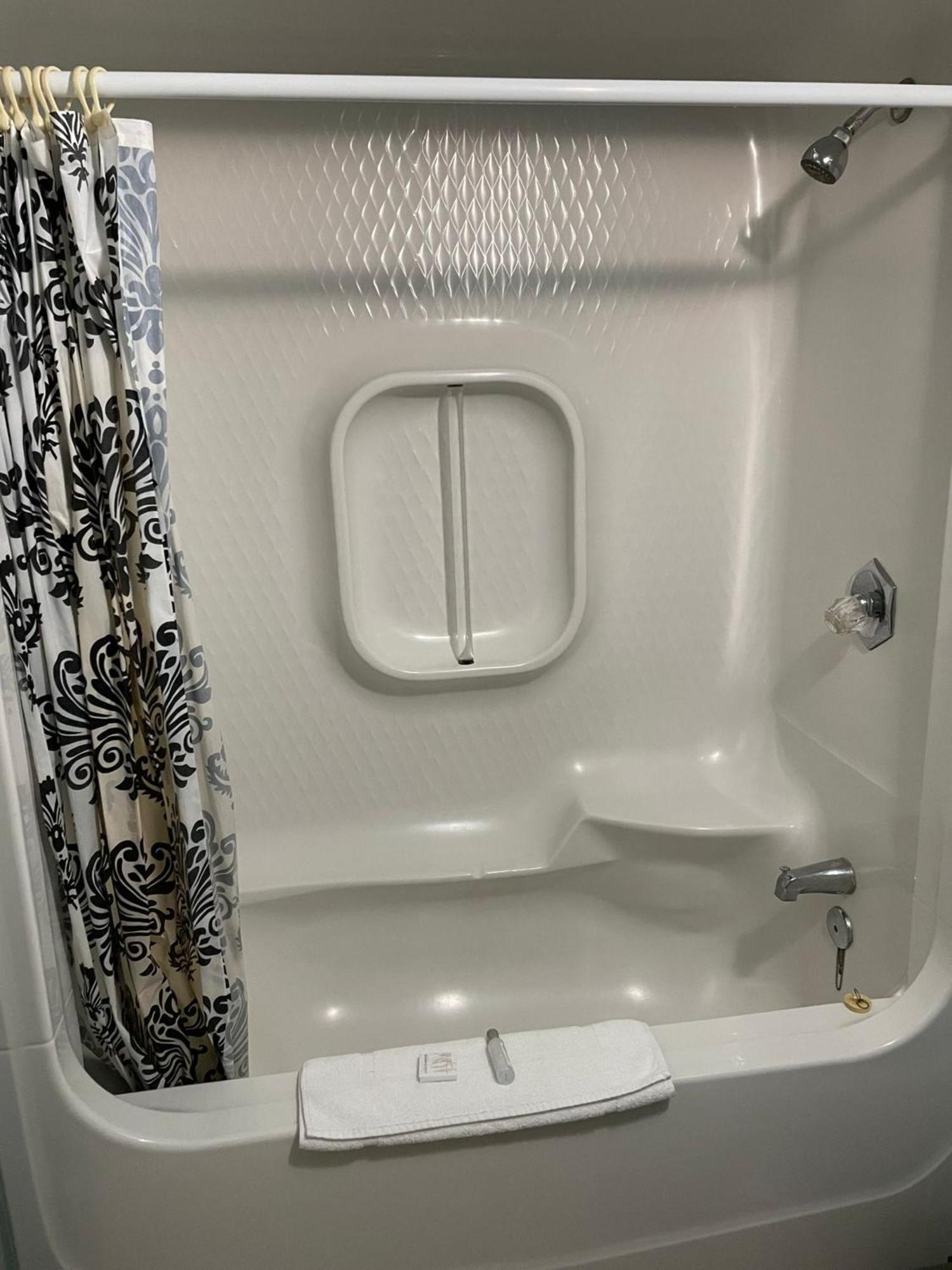 Earlton Motel المظهر الخارجي الصورة